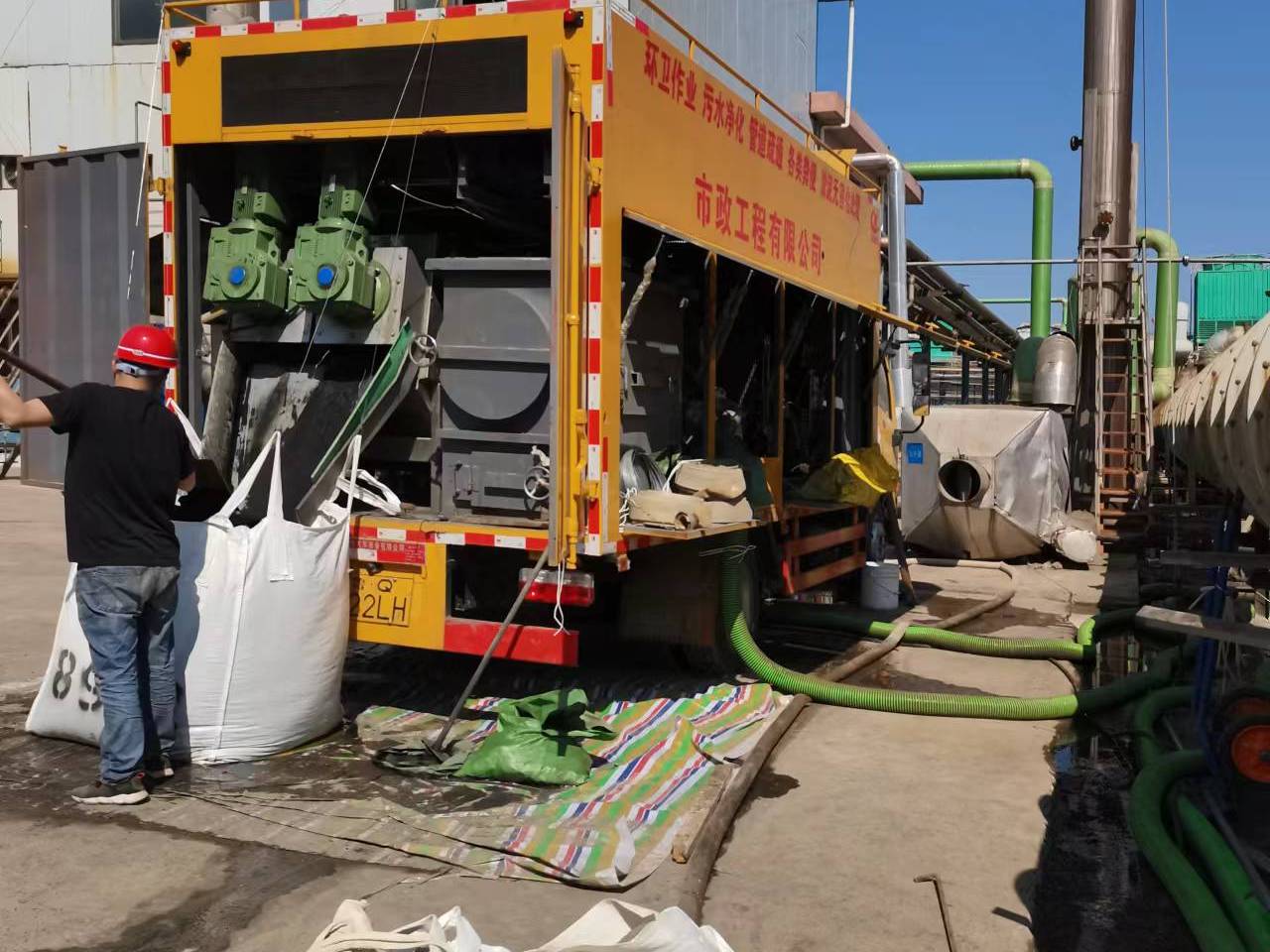 天峨淤泥压干处理